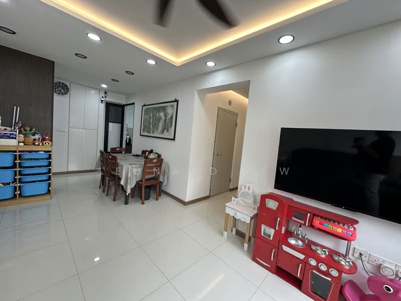 450C Bukit Batok West Avenue 6, 450C Bukit Batok West Avenue 6, 3 Bedrooms, 1,001 sqft, HDB Flat For Sale, by Leonard Yew, 500109401 - Living Room - PropertyGuru.com.sg