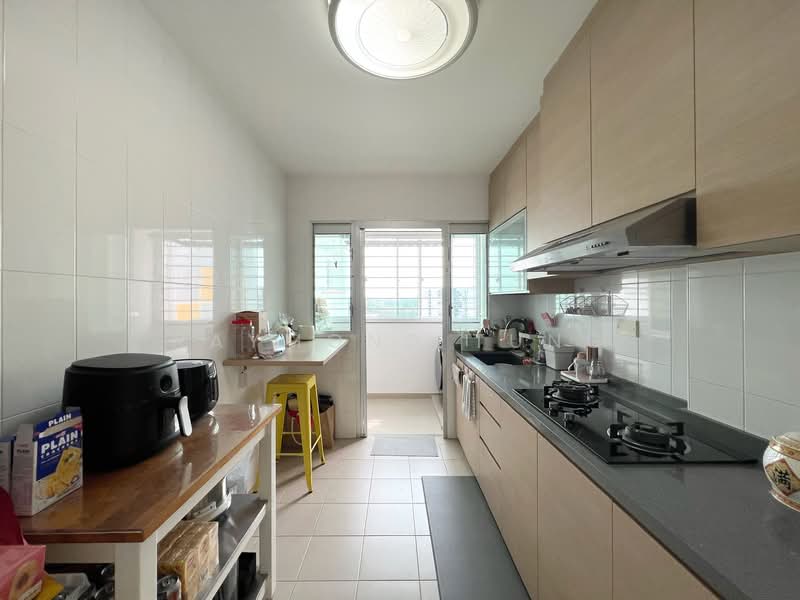 490A Choa Chu Kang Avenue 5, 490A Choa Chu Kang Avenue 5, 3 Bedrooms, 1,001 sqft, HDB Flat For Sale, by Raymond Tung, 500109407 - Kitchen - PropertyGuru.com.sg