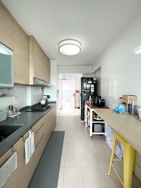490A Choa Chu Kang Avenue 5, 490A Choa Chu Kang Avenue 5, 3 Bedrooms, 1,001 sqft, HDB Flat For Sale, by Raymond Tung, 500109407 - Kitchen - PropertyGuru.com.sg