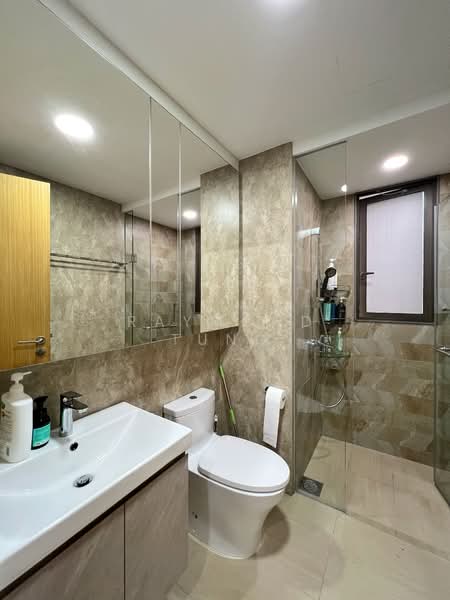 The Vales, 83 Anchorvale Crescent, 5 Bedrooms, 1,593 sqft, Condominium For Sale, by Raymond Tung, 500109414 - Master Bathroom - PropertyGuru.com.sg