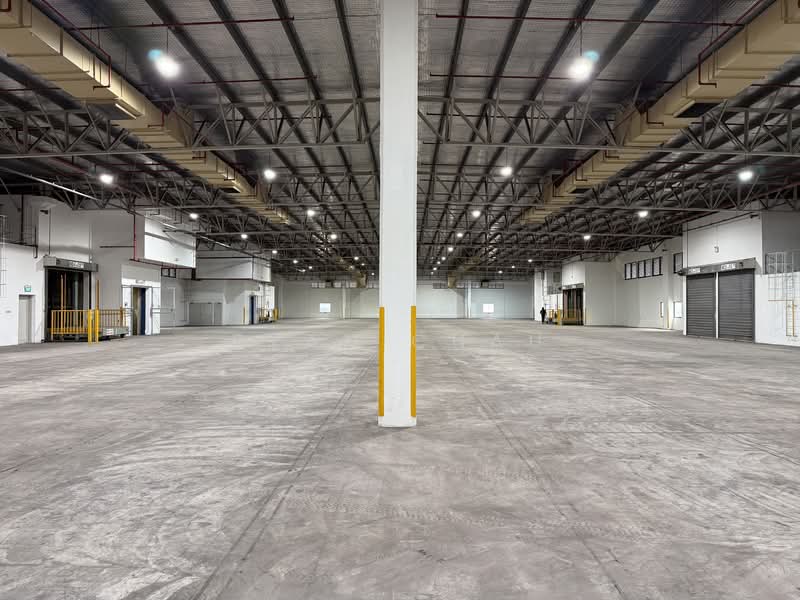 Standalone 5 Story | 16 Bays | 6 to 7m @ Jurong Port, , 195,000 sqft, Warehouse For Rent, by Ryan Chau, 500109423 - 5th Floor - CommercialGuru.com.sg