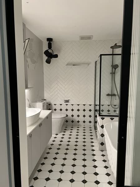 The Blossomvale, 900 Dunearn Road, 3 Bedrooms, 1,430 sqft, Condominium For Rent, by Rachel Ang, 500109429 - Bathroom - PropertyGuru.com.sg