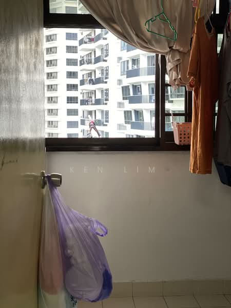 8 Empress Road, 8 Empress Road, 2 Bedrooms, 700 sqft, HDB Flat For Sale, by Ken Lim, 500109431 - View - PropertyGuru.com.sg