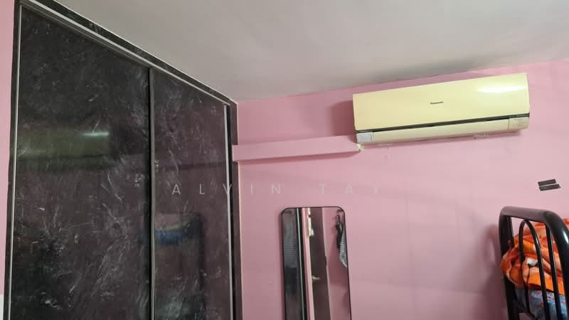 271 Bukit Batok East Avenue 4, 271 Bukit Batok East Avenue 4, 2 Bedrooms, 689 sqft, HDB Flat For Sale, by Alvin Tay, 500109447 - Bedroom - PropertyGuru.com.sg