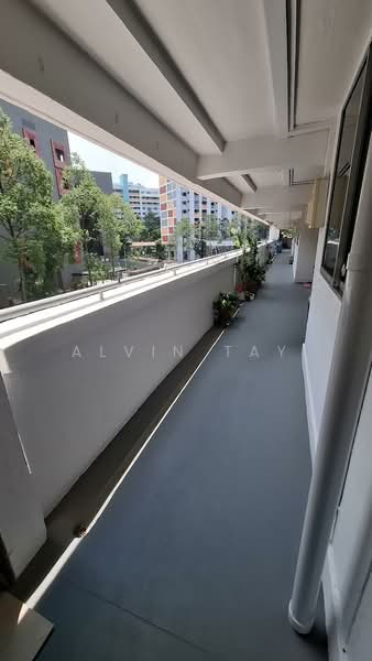 271 Bukit Batok East Avenue 4, 271 Bukit Batok East Avenue 4, 2 Bedrooms, 689 sqft, HDB Flat For Sale, by Alvin Tay, 500109447 - Balcony - PropertyGuru.com.sg