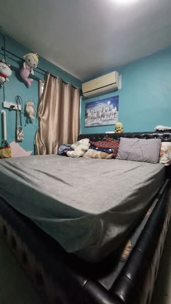 271 Bukit Batok East Avenue 4, 271 Bukit Batok East Avenue 4, 2 Bedrooms, 689 sqft, HDB Flat For Sale, by Alvin Tay, 500109447 - Bedroom - PropertyGuru.com.sg