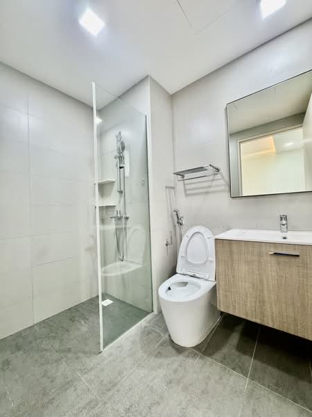 The Amore, 55 Edgedale Plains, 3 Bedrooms, 1,001 sqft, Executive Condominium For Rent, by Jeric Leong, 500109464 - Bathroom - PropertyGuru.com.sg