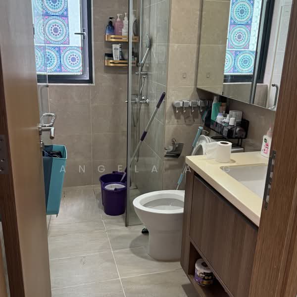 Kingsford Waterbay, Upper Serangoon View, 3 Bedrooms, 1,001 sqft, Condominium For Sale, by Angela Ang, 500109466 - Bathroom - PropertyGuru.com.sg