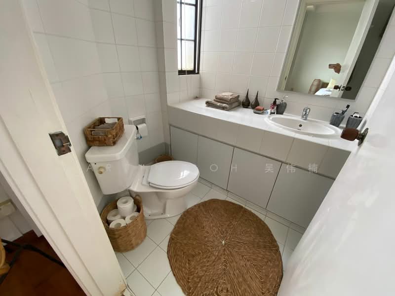 Resort-Style Landed House 🔥HUGE GARDEN 🔥near TAN KAH KEE MRT, , 4 Bedrooms, 4,500 sqft, Corner Terrace For Rent, by Martin Goh 吴伟楠, 500109472 - Bathroom - PropertyGuru.com.sg