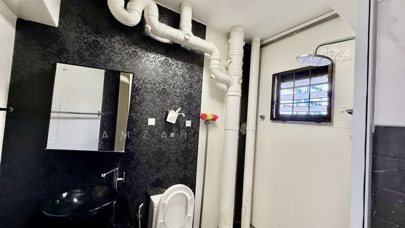 970 Hougang Street 91, 970 Hougang Street 91, 3 Bedrooms, 1,076 sqft, HDB Flat For Sale, by Hamzah Salleh, 500109478 - Bathroom - PropertyGuru.com.sg