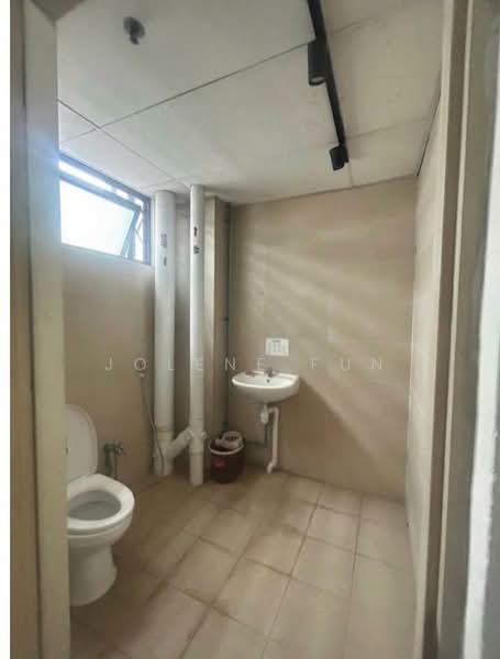 Oxley BizHub, 61 Ubi Road 1, 2,368 sqft, Light Industrial (B1) For Rent, by Jolene Fun, 500109504 - Bathroom - CommercialGuru.com.sg