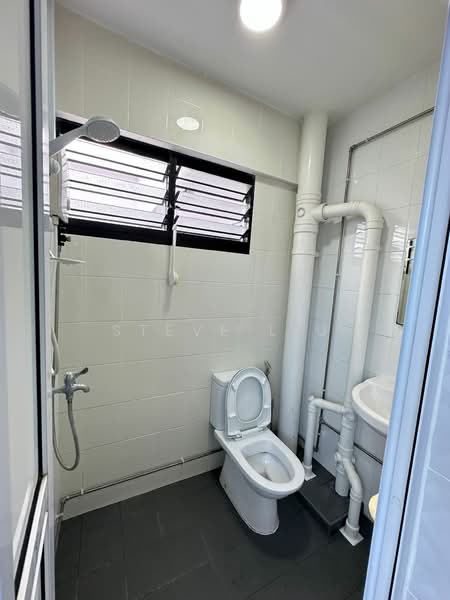 120 Serangoon North Avenue 1, 120 Serangoon North Avenue 1, 3 Bedrooms, 979 sqft, HDB Flat For Rent, by Steve Liu, 500109518 - Bathroom - PropertyGuru.com.sg