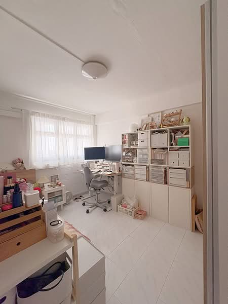 6 Holland Close, 6 Holland Close, 3 Bedrooms, 950 sqft, HDB Flat For Rent, by Vivian Ng, 500109529 - Study - PropertyGuru.com.sg