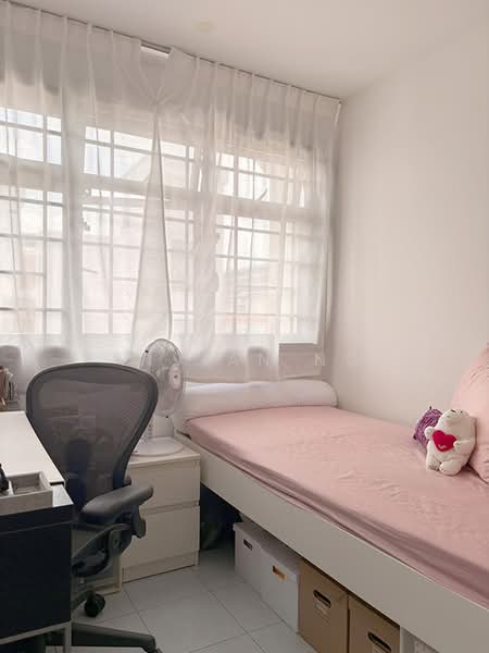 6 Holland Close, 6 Holland Close, 3 Bedrooms, 950 sqft, HDB Flat For Rent, by Vivian Ng, 500109529 - Bedroom - PropertyGuru.com.sg