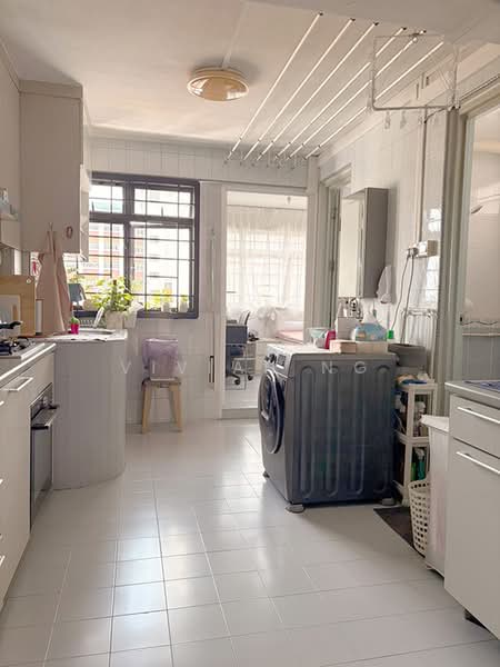 6 Holland Close, 6 Holland Close, 3 Bedrooms, 950 sqft, HDB Flat For Rent, by Vivian Ng, 500109529 - Kitchen - PropertyGuru.com.sg