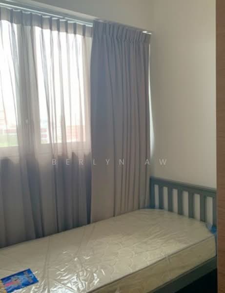 Queens Peak, 3 Dundee Road, 2 Bedrooms, 624 sqft, Condominium For Rent, by Berlyn Aw, 500109554 - Bedroom - PropertyGuru.com.sg