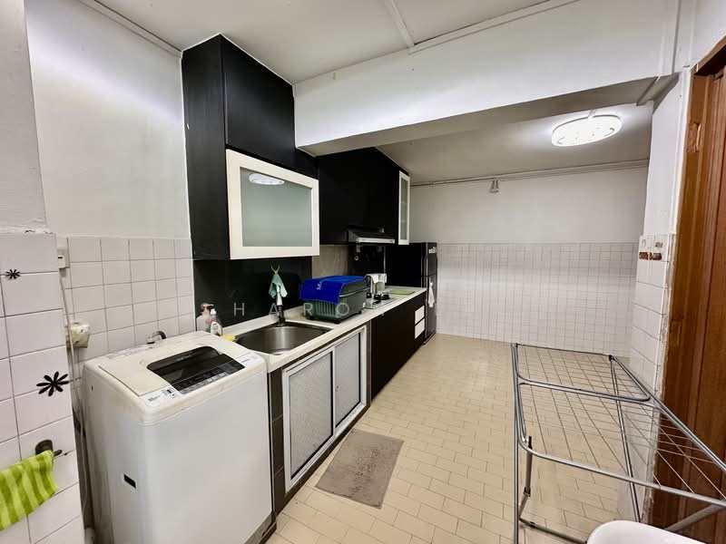 407 Pandan Gardens, 407 Pandan Gardens, 3 Bedrooms, 1,185 sqft, HDB Flat For Rent, by Sharon Lee, 500109568 - Kitchen - PropertyGuru.com.sg