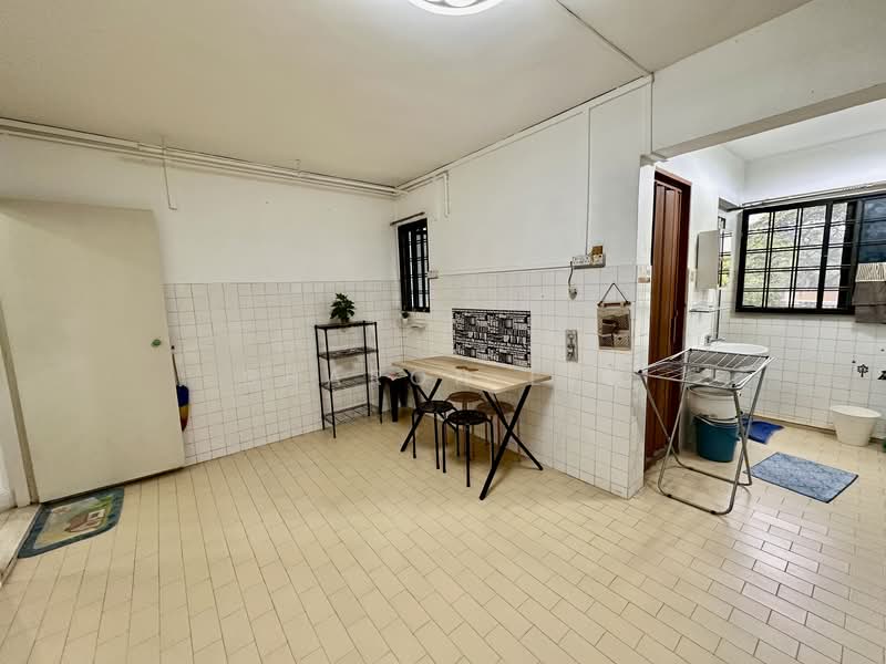 407 Pandan Gardens, 407 Pandan Gardens, 3 Bedrooms, 1,185 sqft, HDB Flat For Rent, by Sharon Lee, 500109568 - Kitchen - PropertyGuru.com.sg