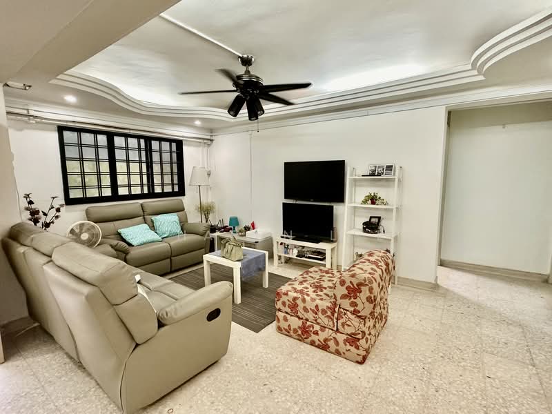 407 Pandan Gardens, 407 Pandan Gardens, 3 Bedrooms, 1,185 sqft, HDB Flat For Rent, by Sharon Lee, 500109568 - Living Room - PropertyGuru.com.sg