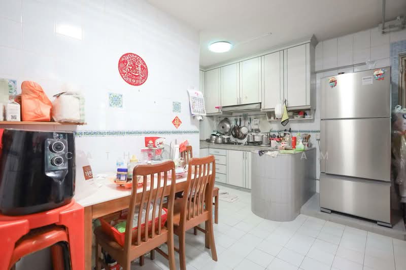 318D Anchorvale Link, 318D Anchorvale Link, 3 Bedrooms, 1,184 sqft, HDB Flat For Sale, by Catherine Chiam, 500109577 - Kitchen - PropertyGuru.com.sg