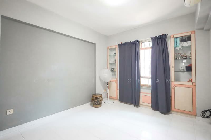 318D Anchorvale Link, 318D Anchorvale Link, 3 Bedrooms, 1,184 sqft, HDB Flat For Sale, by Catherine Chiam, 500109577 - Living Room - PropertyGuru.com.sg