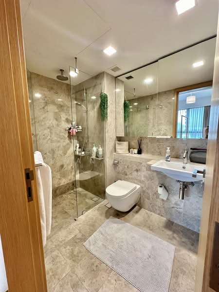 One Shenton, 1 Shenton Way, 2 Bedrooms, 1,109 sqft, Condominium For Rent, by Eleanor Eng, 500109579 - Bathroom - PropertyGuru.com.sg