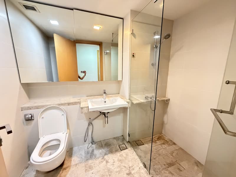 One Shenton, 1 Shenton Way, 2 Bedrooms, 1,109 sqft, Condominium For Rent, by Eleanor Eng, 500109579 - Bathroom - PropertyGuru.com.sg