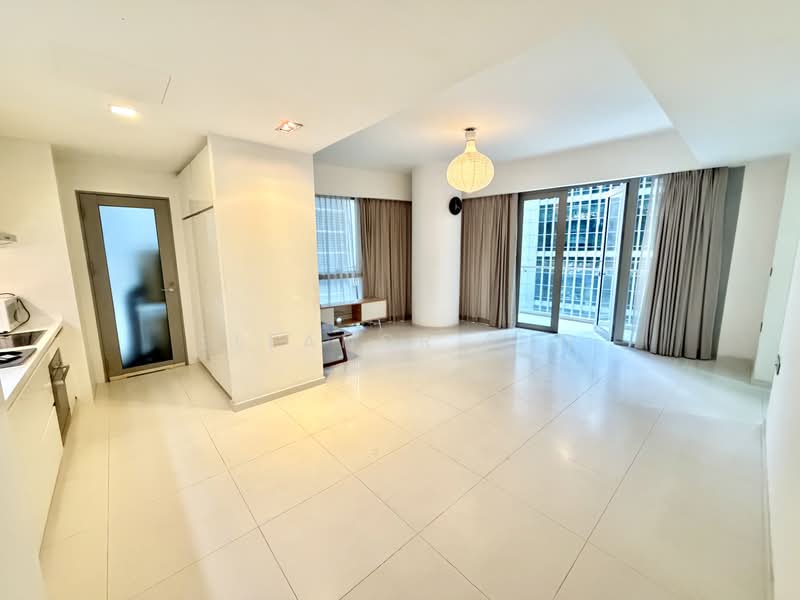 One Shenton, 1 Shenton Way, 2 Bedrooms, 1,109 sqft, Condominium For Rent, by Eleanor Eng, 500109579 - Living Room - PropertyGuru.com.sg