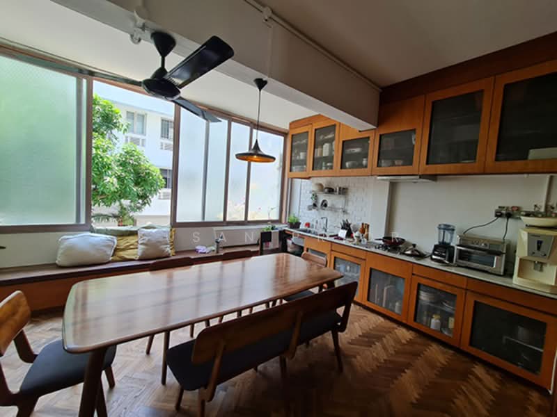 Tiong Bahru Unique 2 Bed 1 Bath, Nearby Chay Yan Street, Yong Siak Street, 2 Bedrooms, 1,090 sqft, Conservation House For Rent, by Susan Prior, 500109582 - Kitchen - PropertyGuru.com.sg