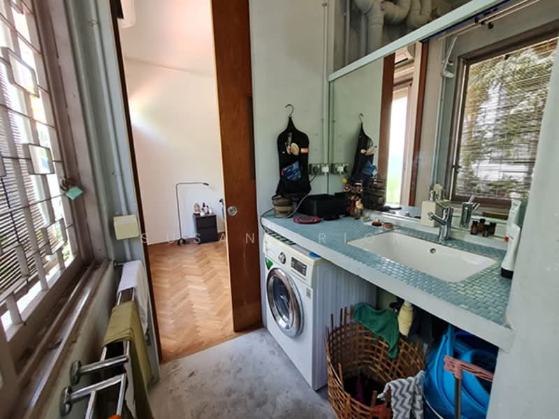 Tiong Bahru Unique 2 Bed 1 Bath, Nearby Chay Yan Street, Yong Siak Street, 2 Bedrooms, 1,090 sqft, Conservation House For Rent, by Susan Prior, 500109582 - PropertyGuru.com.sg