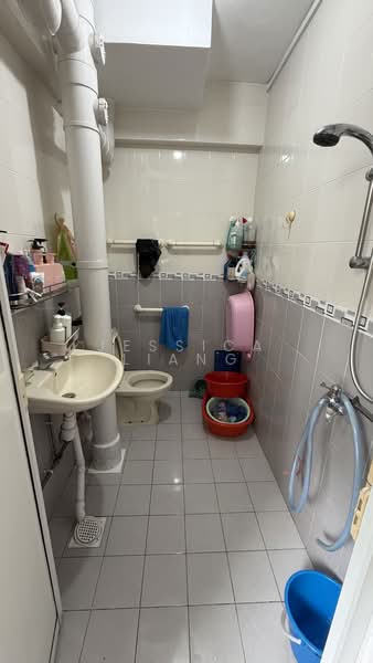 60 Dakota Crescent, 60 Dakota Crescent, 3 Bedrooms, 1,119 sqft, HDB Flat For Sale, by Jessica Liang, 500109584 - Bathroom - PropertyGuru.com.sg