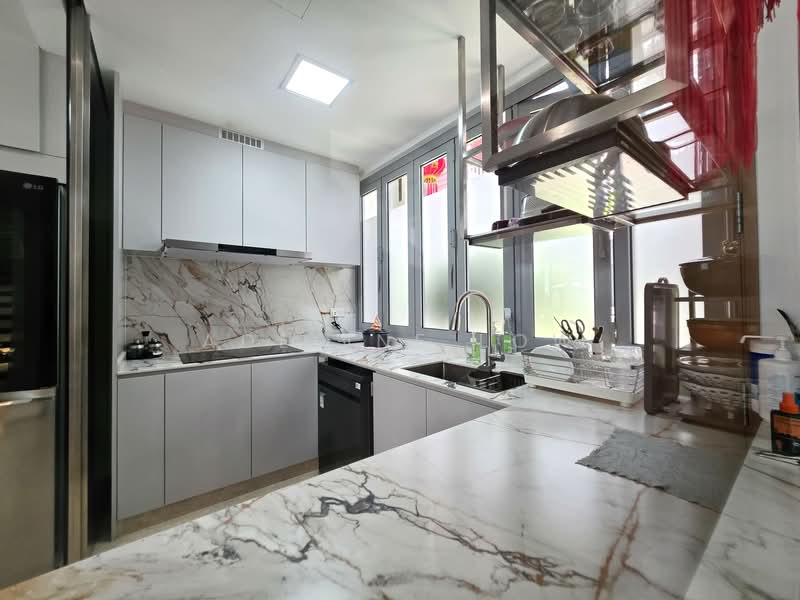 Woodhaven, 71 Woodgrove Avenue, 4 Bedrooms, 3,358 sqft, Cluster House For Sale, by Adeline Low, 500109593 - Level 1 Mordern Kitchen - PropertyGuru.com.sg