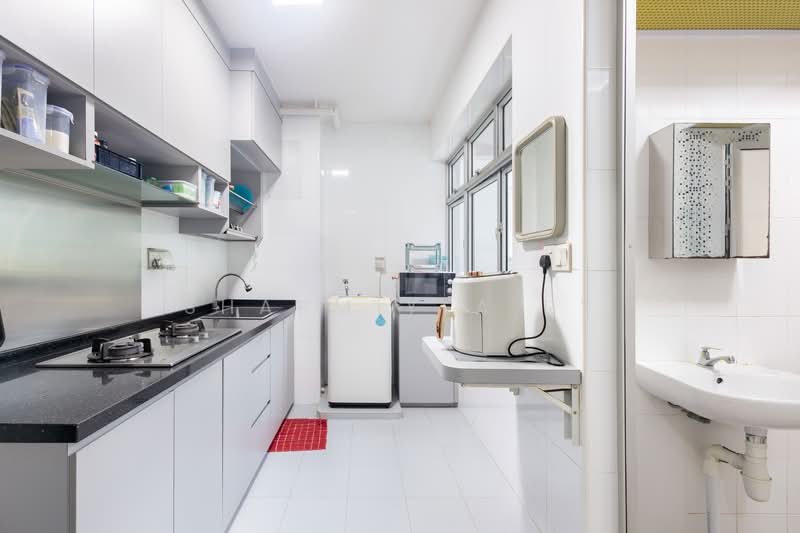 327A Sumang Walk, 327A Sumang Walk, 1 Bedroom, 506 sqft, HDB Flat For Sale, by Sharmiyla Ry, 500109594 - Kitchen - PropertyGuru.com.sg