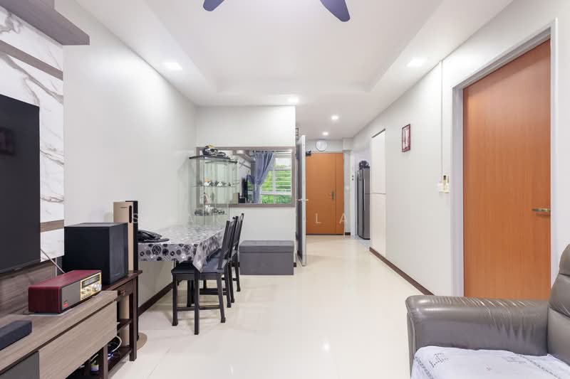 327A Sumang Walk, 327A Sumang Walk, 1 Bedroom, 506 sqft, HDB Flat For Sale, by Sharmiyla Ry, 500109594 - Living Room - PropertyGuru.com.sg