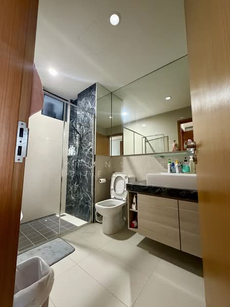 Luxus Hills, Seletar Green Avenue, 5 Bedrooms, 3,714 sqft, Terraced House For Sale, by THOMAS TAN, 500109608 - Bathroom - PropertyGuru.com.sg