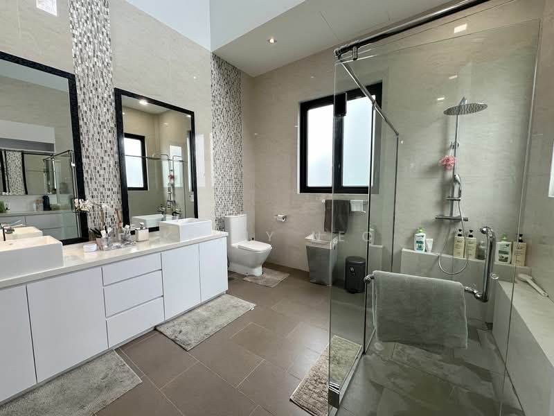 Frankel / Changi Road Vicinity Designer Detached Home, Kembangan, 4 Bedrooms, 8,000 sqft, Detached House For Sale, by Kenny Neo, 500109616 - Bathroom - PropertyGuru.com.sg