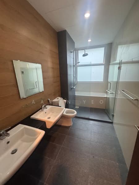 C.H.E.A.P 4 STOREY SEMI-DETACHED FOR RENT D27, Wak Hassan, 5 Bedrooms, 4,618 sqft, Semi-Detached House For Rent, by Aaron Yeo, 500109618 - Bathroom - PropertyGuru.com.sg