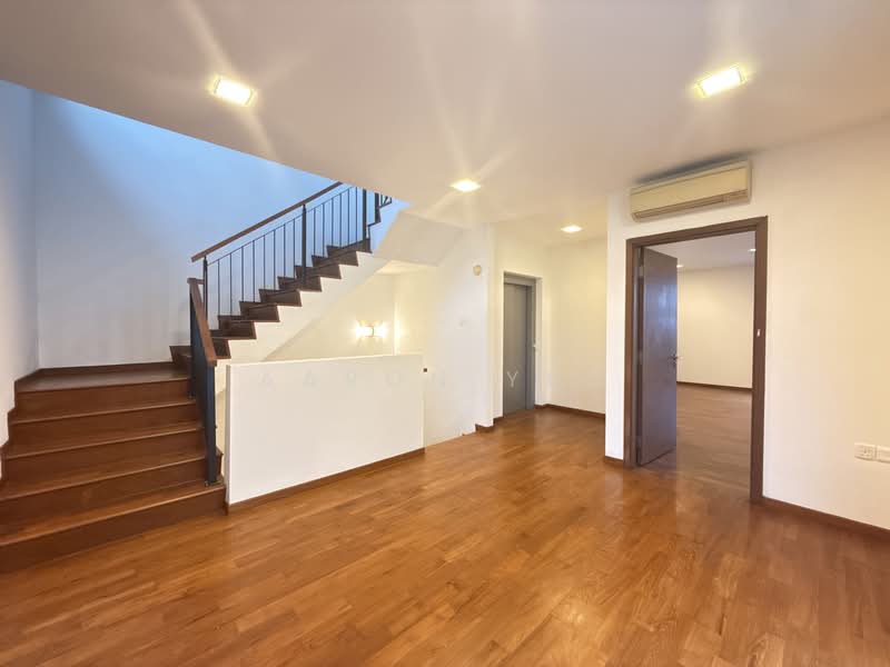 For Rent - C.H.E.A.P 4 STOREY SEMI-DETACHED FOR RENT D27