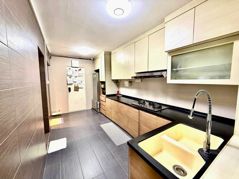 966 Hougang Avenue 9, 966 Hougang Avenue 9, 3 Bedrooms, 1,237 sqft, HDB Flat For Sale, by Lucas Gooi, 500109626 - Kitchen - PropertyGuru.com.sg