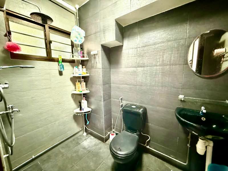 966 Hougang Avenue 9, 966 Hougang Avenue 9, 3 Bedrooms, 1,237 sqft, HDB Flat For Sale, by Lucas Gooi, 500109626 - Bathroom - PropertyGuru.com.sg
