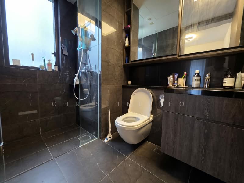 The M, 30 Middle Road, 2 Bedrooms, 743 sqft, Condominium For Rent, by Christine Teo, 500109633 - Bathroom - PropertyGuru.com.sg