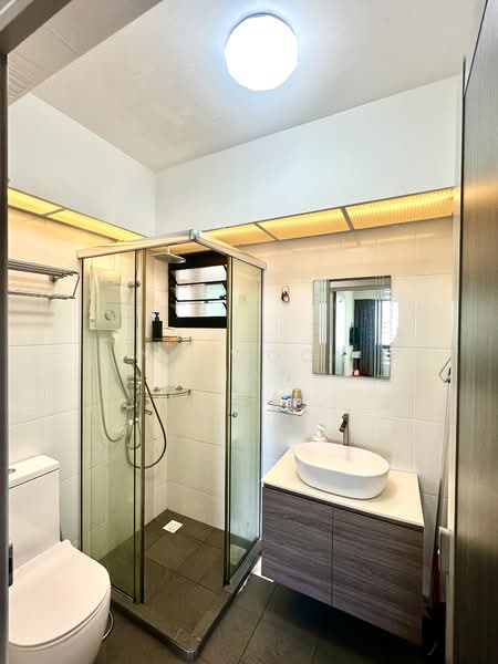 120B Punggol Edge, 120B Edgedale Plains, 3 Bedrooms, 1,001 sqft, HDB Flat For Sale, by Ng Woon Sian, 500109636 - Bathroom - PropertyGuru.com.sg