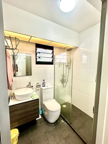 120B Punggol Edge, 120B Edgedale Plains, 3 Bedrooms, 1,001 sqft, HDB Flat For Sale, by Ng Woon Sian, 500109636 - Bathroom - PropertyGuru.com.sg