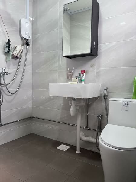 131 Cashew Road, 131 Cashew Road, 2 Bedrooms, 786 sqft, HDB Flat For Sale, by Angeline Ng LL, 500109691 - Bathroom - PropertyGuru.com.sg