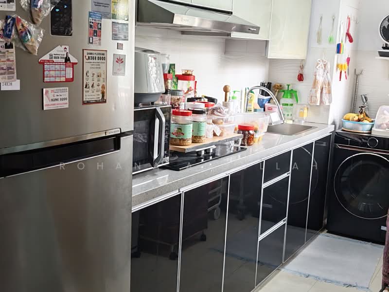 439A Bukit Batok West Avenue 8, 439A Bukit Batok West Avenue 8, 1 Bedroom, 505 sqft, HDB Flat For Sale, by Rohana Abdullah, 500109693 - Kitchen - PropertyGuru.com.sg