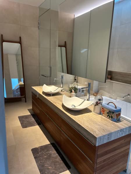 Toh Estate, Toh Drive, 6 Bedrooms, 6,997 sqft, Cluster House For Sale, by Jit Kaur, 500109712 - Bathroom - PropertyGuru.com.sg