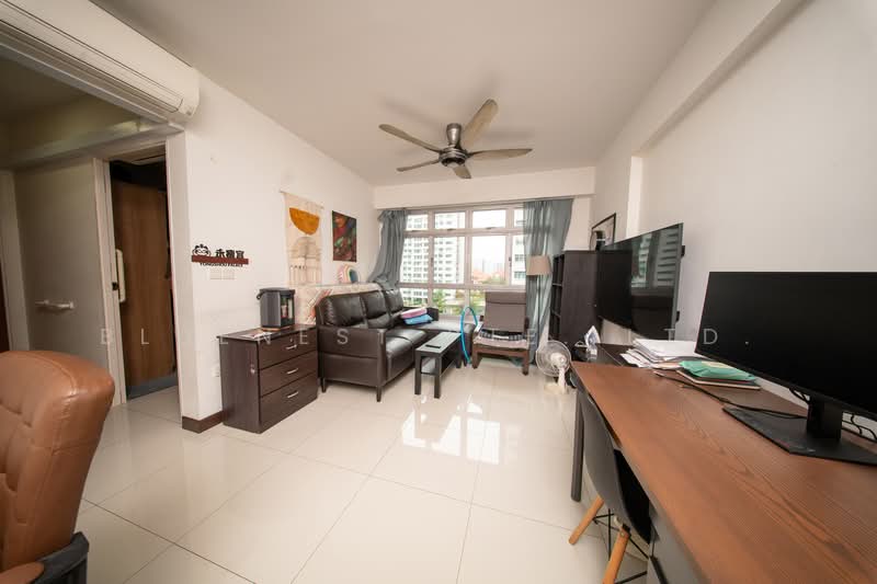 414B Fernvale Link, 414B Fernvale Link, 2 Bedrooms, 732 sqft, HDB Flat For Sale, by CLARENCE LIANG, 500109714 - Living Room - PropertyGuru.com.sg