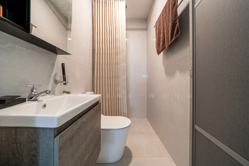 Terang Bulan Avenue, Terang Bulan Avenue, 6 Bedrooms, 3,500 sqft, Corner Terrace For Rent, by Charline Wong, 500109716 - Bathroom - PropertyGuru.com.sg