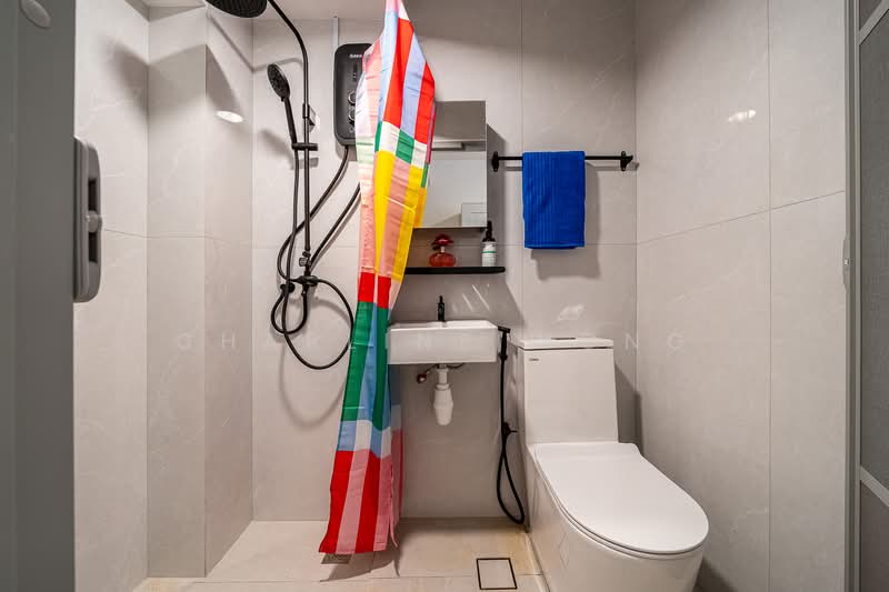 Terang Bulan Avenue, Terang Bulan Avenue, 6 Bedrooms, 3,500 sqft, Corner Terrace For Rent, by Charline Wong, 500109716 - Bathroom - PropertyGuru.com.sg