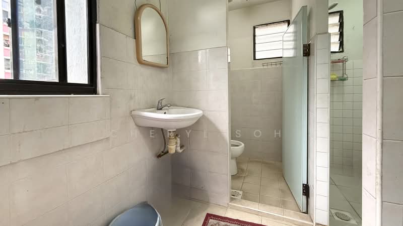 644 Hougang Avenue 8, 644 Hougang Avenue 8, 2 Bedrooms, 750 sqft, HDB Flat For Rent, by Cheryl Soh, 500109724 - Bathroom - PropertyGuru.com.sg
